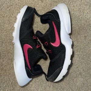 Nike toddler girl 9C slip on shoe